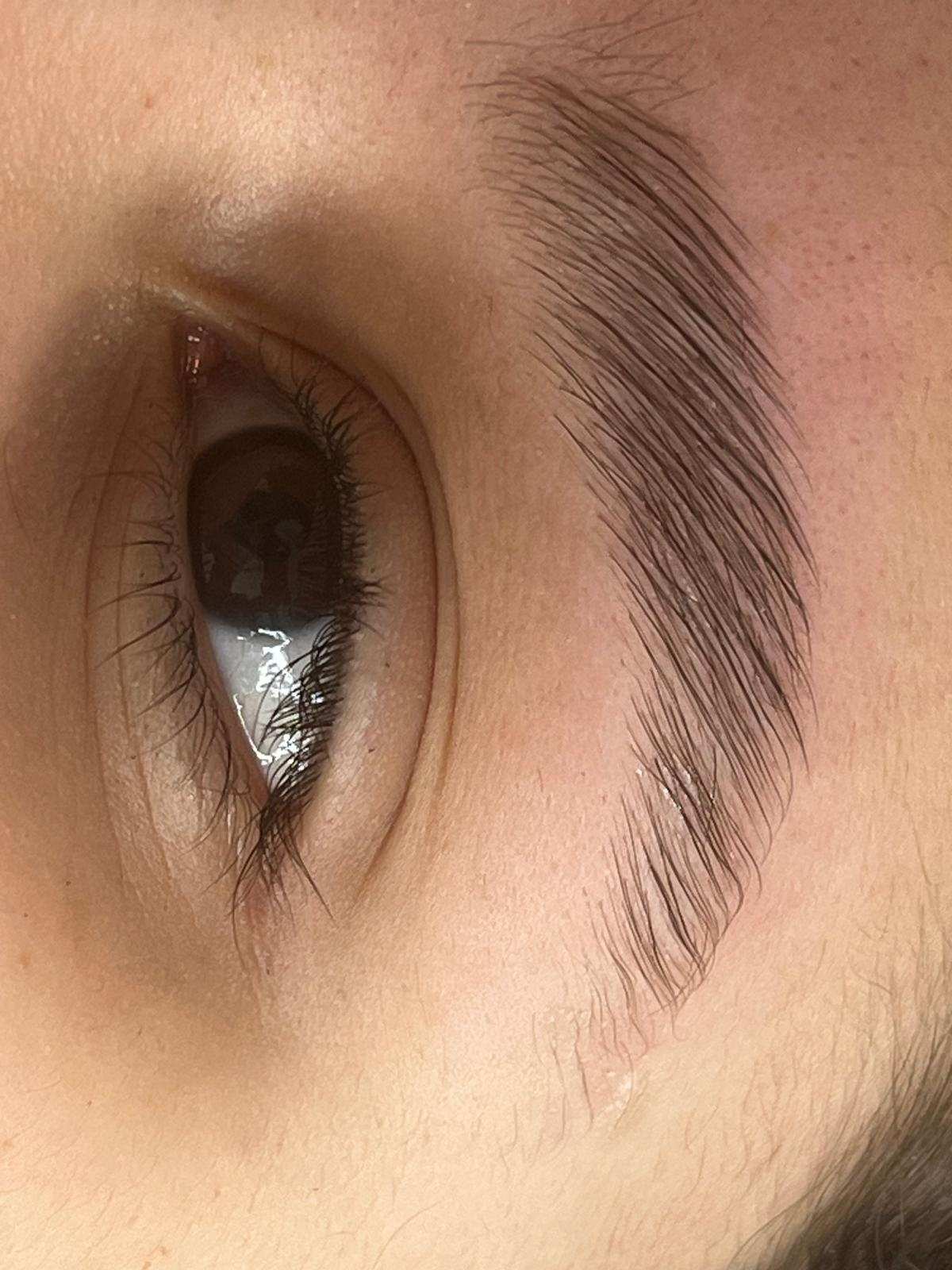 Depilacion con hilo cejas Valencia - diseno profesional Harmony Esthetics La Zaidia