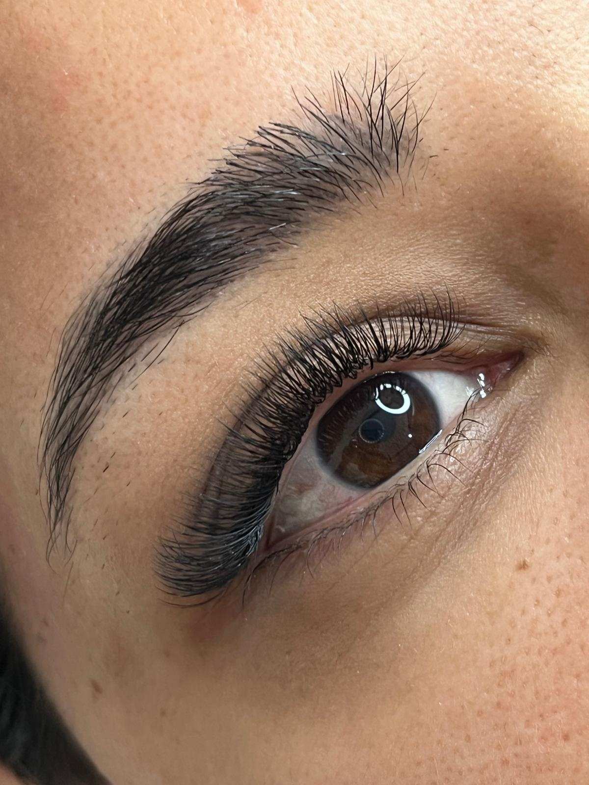 Extensiones de pestanas Valencia - resultado pelo a pelo Harmony Esthetics La Zaidia