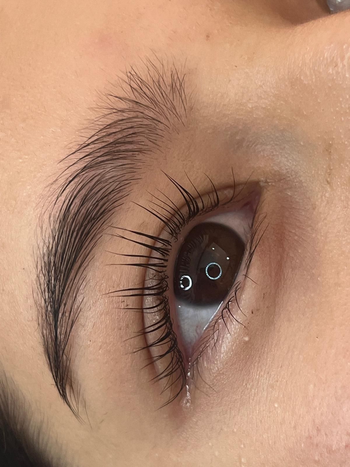 Uñas acrílicas decoradas