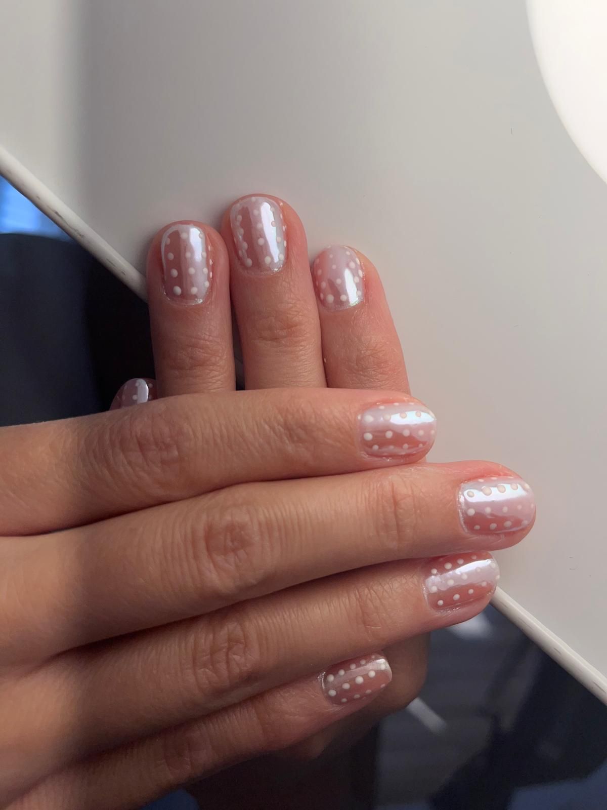 Uñas decoradas con pedrería