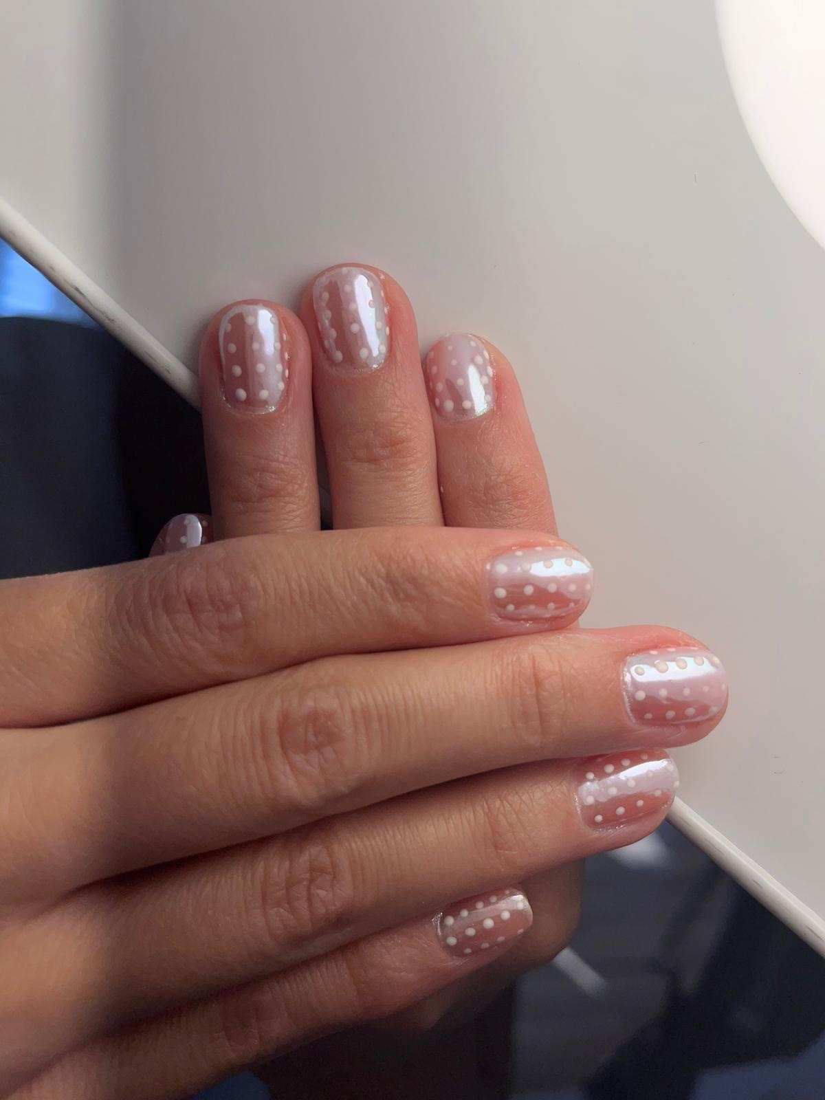 Esmaltado de unas Valencia - acabado brillante y duradero Harmony Esthetics La Zaidia